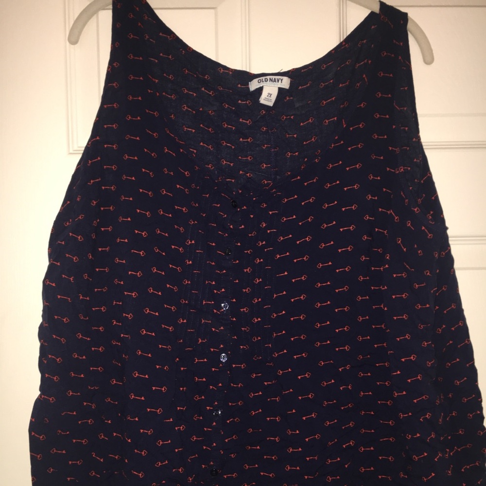 Navy lightweight tank top with small rig keys